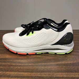Under Armour Men's HOVR Sonic 5 Running Shoes in White. New without tags.